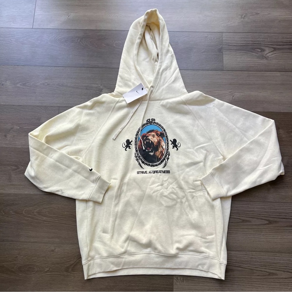 Mens Nike Lebron James Hoodie Pullover Lion Portrait Off White FB7123-027